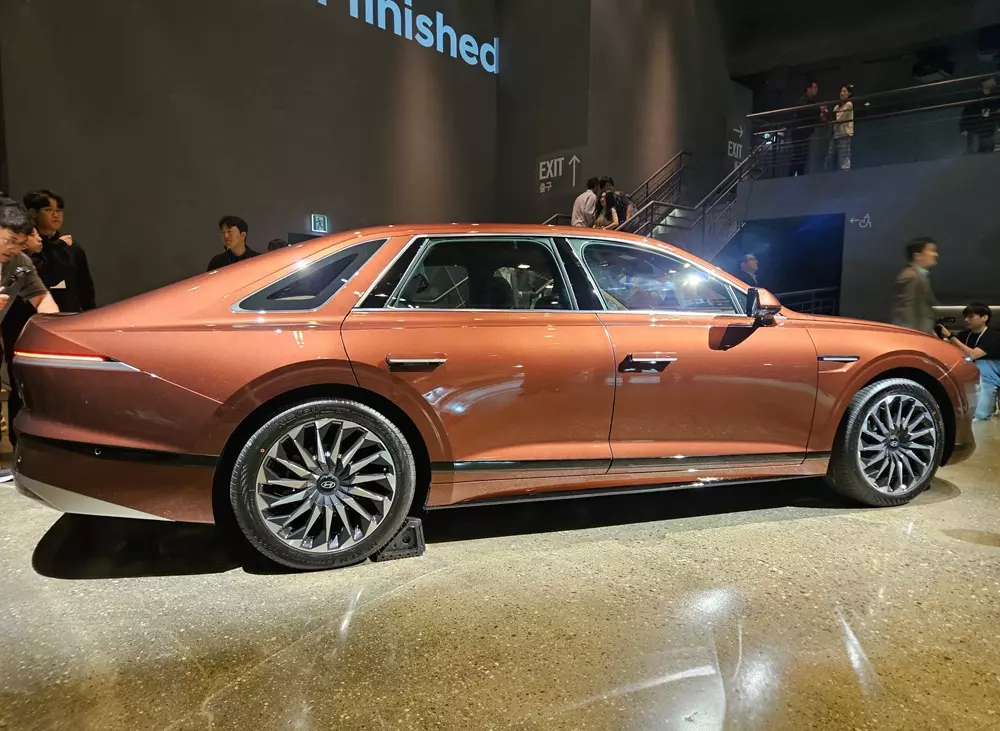 Hyundai Grandeur 2026 dùng ăng ten ẩn nên trông gọn gàng hơn