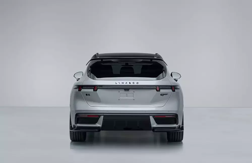 Lynk & Co 07 GT chạy hơn 200 km không tốn xăng