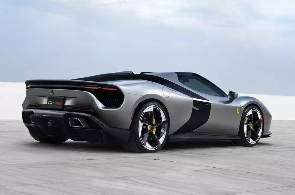 Ferrari HC25 nhìn từ phía sau