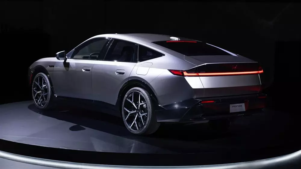 Honda Hybrid Sedan Prototype sở hữu thiết kế fastback đẹp mắt