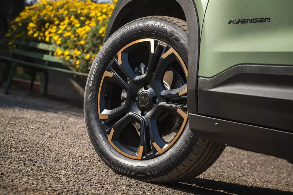 Mâm 18 inch của Jeep Avenger 85th Anniversary Edition 2026