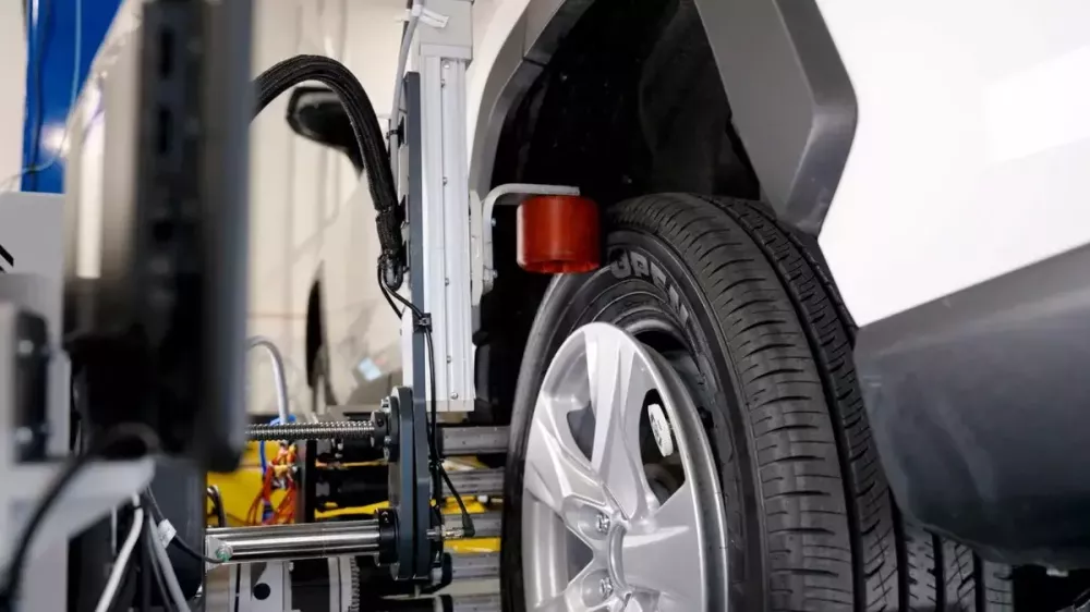 SmartBay sử dụng công nghệ thị giác máy tính và máy học để thích ứng theo thời gian thực với nhiều loại xe, bụi bẩn bám trên đường và các cấu hình bánh xe khác nhau. SmartBay sử dụng công nghệ thị giác máy tính và máy học để thích ứng theo thời gian thực với nhiều loại xe, bụi bẩn bám trên đường và các cấu hình bánh xe khác nhau.