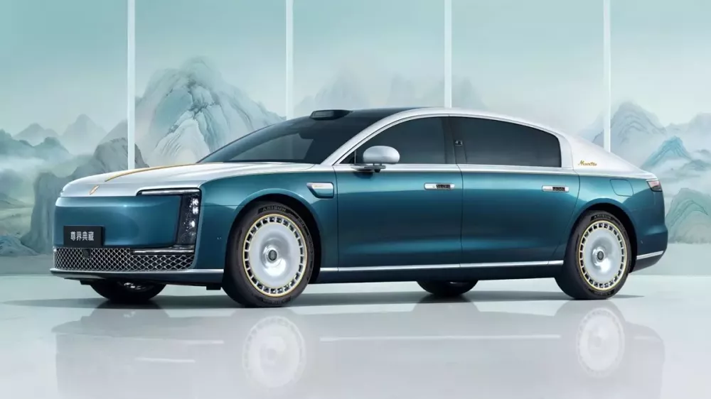 Maextro S800 được bổ sung phiên bản mạ vàng sang chảnh hơn, giá chưa bằng một nửa của Rolls-Royce Maextro S800 được bổ sung phiên bản mạ vàng sang chảnh hơn, giá chưa bằng một nửa của Rolls-Royce