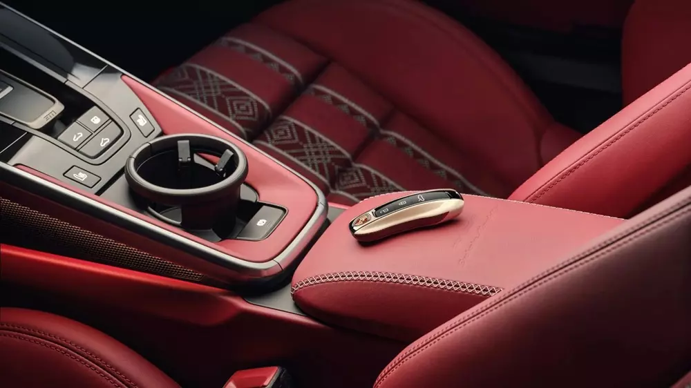 Cụm điều khiển trung tâm của Porsche 911 Turbo S Sadu Edition Cụm điều khiển trung tâm của Porsche 911 Turbo S Sadu Edition