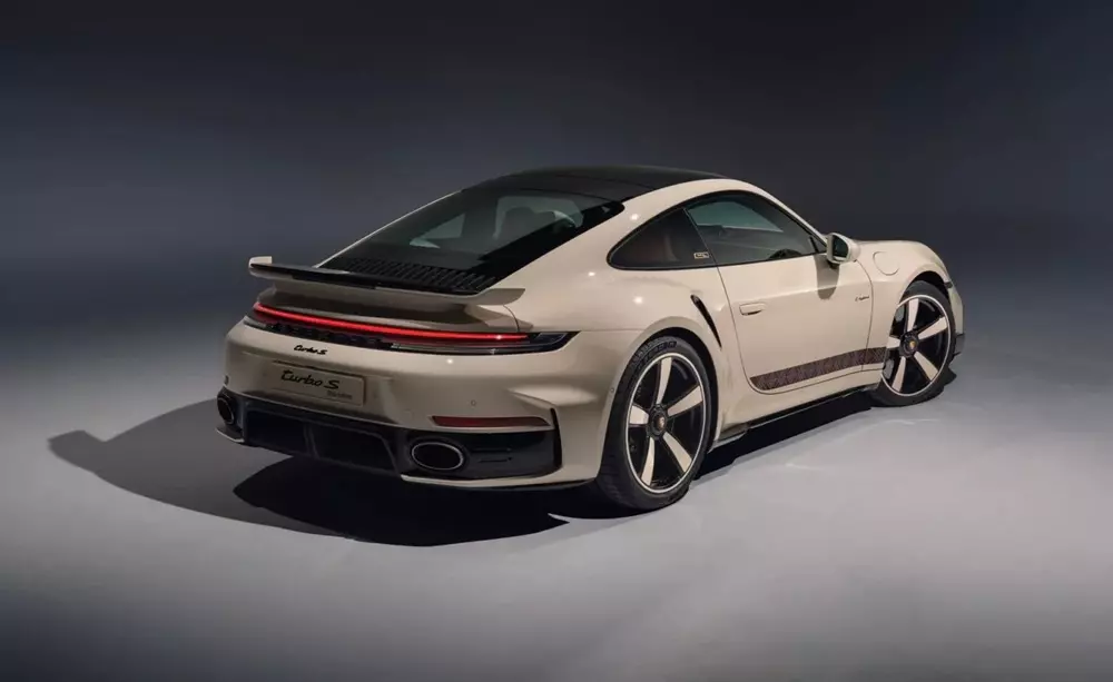 Porsche 911 Turbo S Sadu Edition sở hữu số lượng sản xuất đúng 20 chiếc Porsche 911 Turbo S Sadu Edition sở hữu số lượng sản xuất đúng 20 chiếc