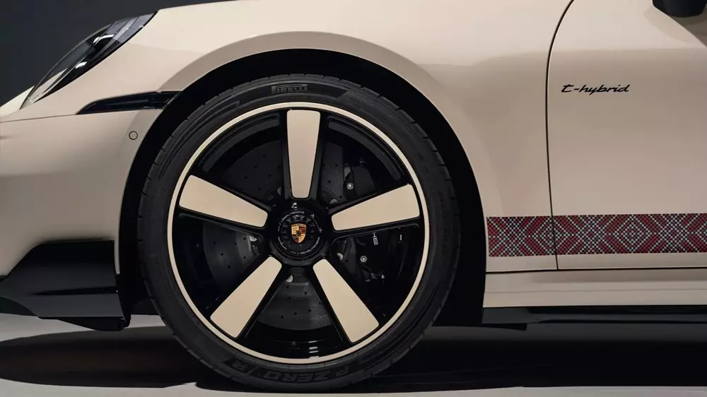 Bộ mâm tông xuyệt tông của Porsche 911 Turbo S Sadu Edition Bộ mâm tông xuyệt tông của Porsche 911 Turbo S Sadu Edition