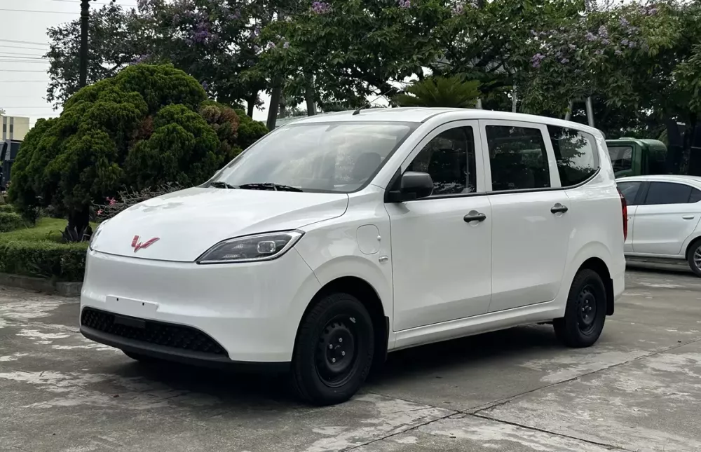 Cận cảnh Wuling Grango - MPV 7 chỗ có giá khởi điểm chỉ 499 triệu đồng ở Việt Nam Cận cảnh Wuling Grango - MPV 7 chỗ có giá khởi điểm chỉ 499 triệu đồng ở Việt Nam