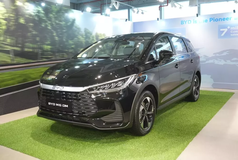 BYD M6 DM sở hữu thiết kế MPV lai SUV khỏe khoắn hơn