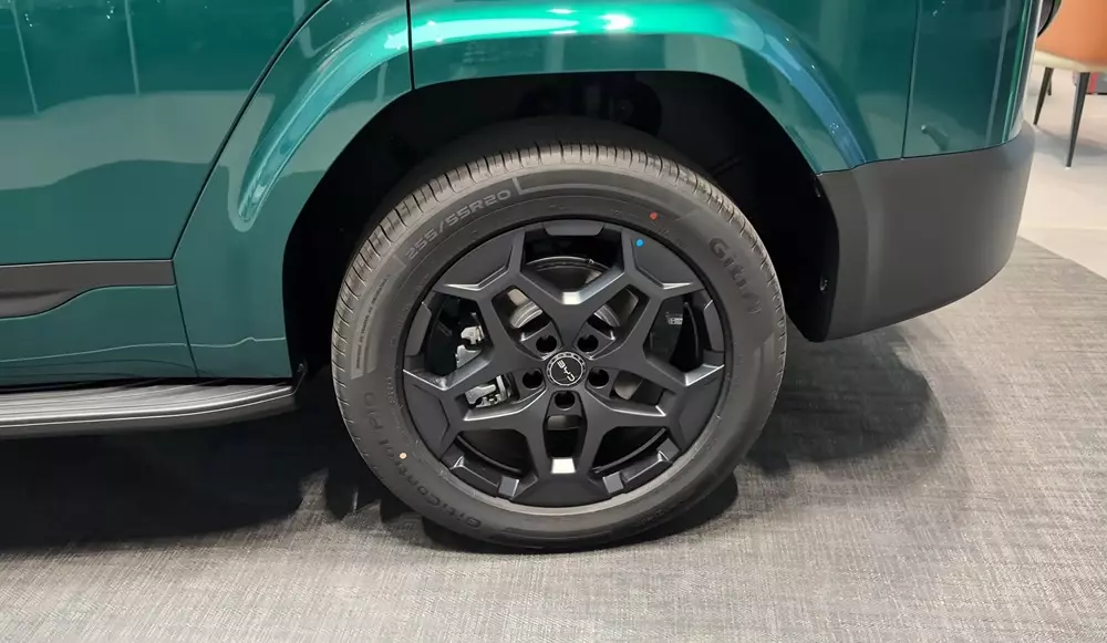 Cận cảnh bộ mâm 20 inch của BYD Ti7 Cận cảnh bộ mâm 20 inch của BYD Ti7