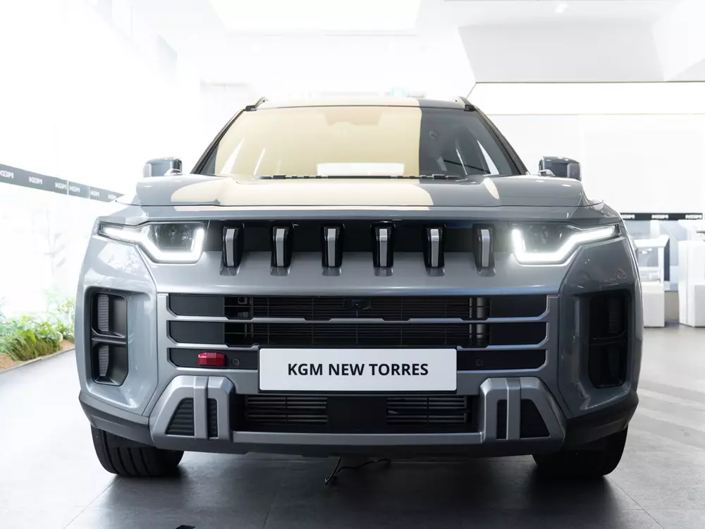 KGM Torres 2026 được bổ sung thiết kế đầu xe mới