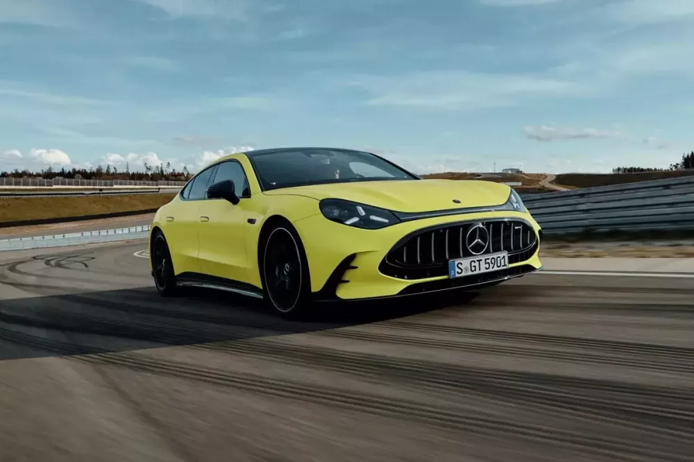 Mercedes-AMG GT 4-Door Coupe thế hệ mới sở hữu phạm vi hoạt động tối đa 700 km