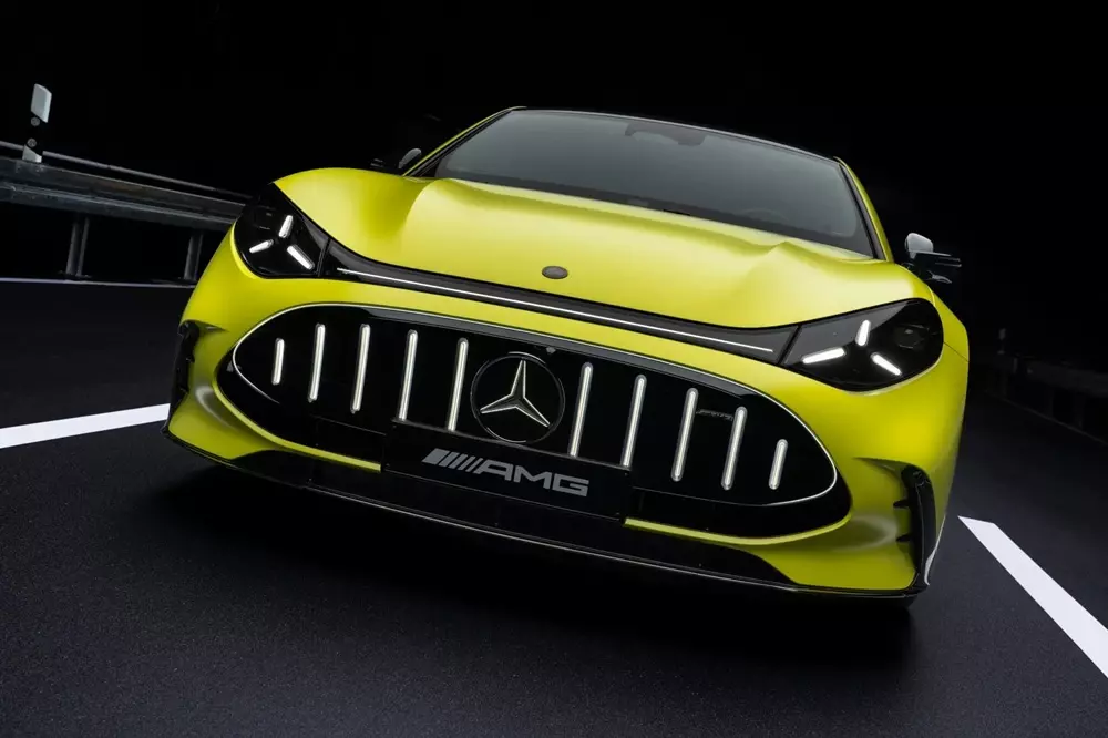 Mercedes-AMG GT 4-Door Coupe được trang bị hệ thống giả lập sang số
