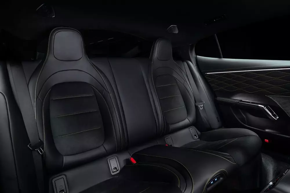 Hàng ghế sau của Mercedes-AMG GT 4-Door Coupe 