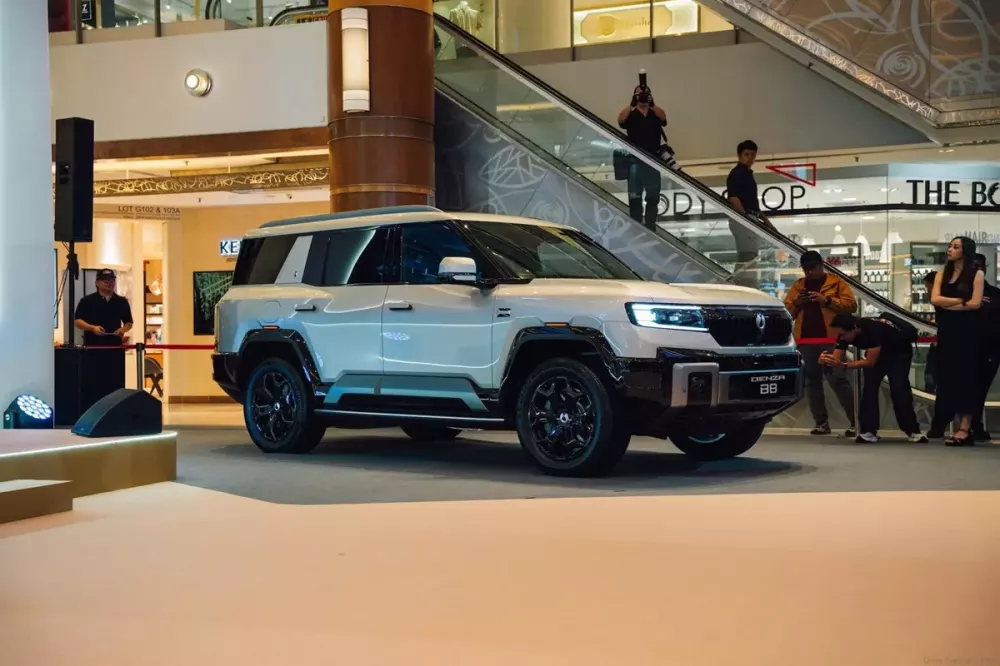 BYD Denza B8 có kích thước lớn hơn Toyota Land Cruiser