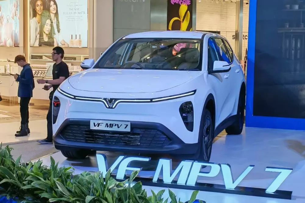 VinFast VF MPV 7 tại Indonesia có giá quy đổi rẻ hơn xe ở Việt Nam
