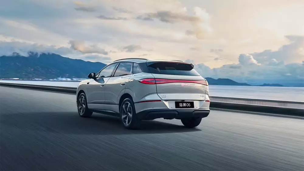 BYD Sealion 06 DM-i 2026 không thay đổi thiết kế