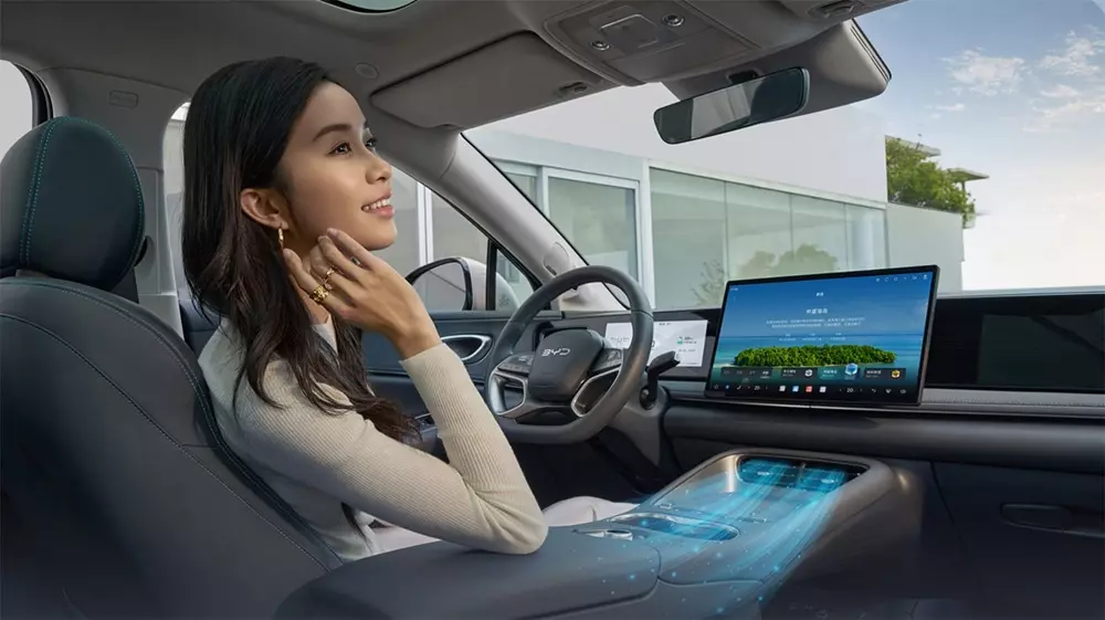 BYD Sealion 06 DM-i 2026 được trang bị màn hình trung tâm cỡ lớn