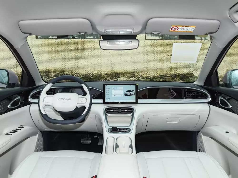 Nội thất màu trắng của Geely EX2 2026 Nội thất màu trắng của Geely EX2 2026