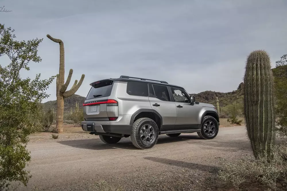 Lexus GX 550h nhiều khả năng dùng chung hệ truyền động hybrid với Toyota Land Cruiser 300 Lexus GX 550h nhiều khả năng dùng chung hệ truyền động hybrid với Toyota Land Cruiser 300