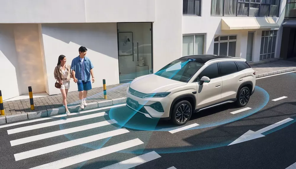 BYD Song Ultra DM-i sở hữu công nghệ trợ lái hiện đại.