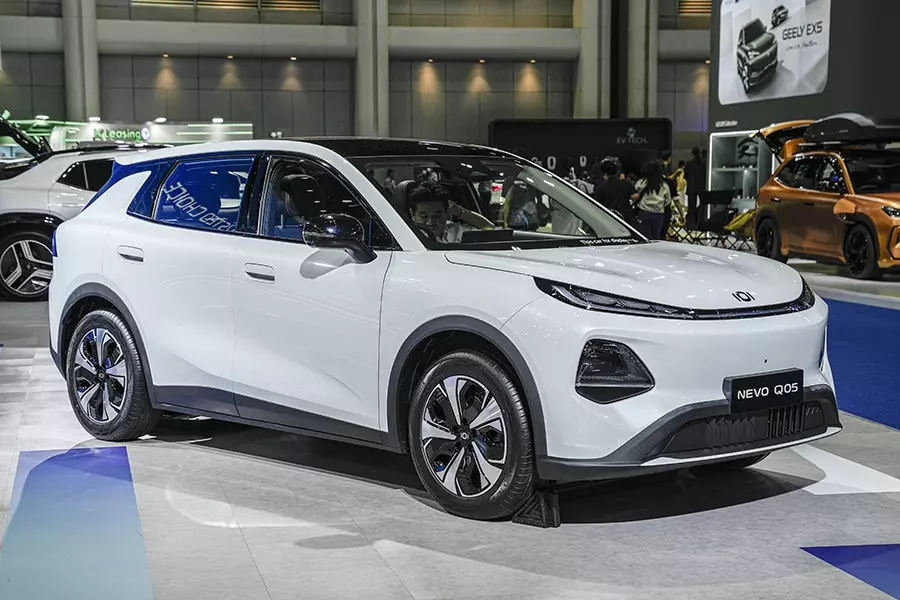 Changan Nevo Q05 có thể chạy hơn 400 km sau khi sạc đầy pin