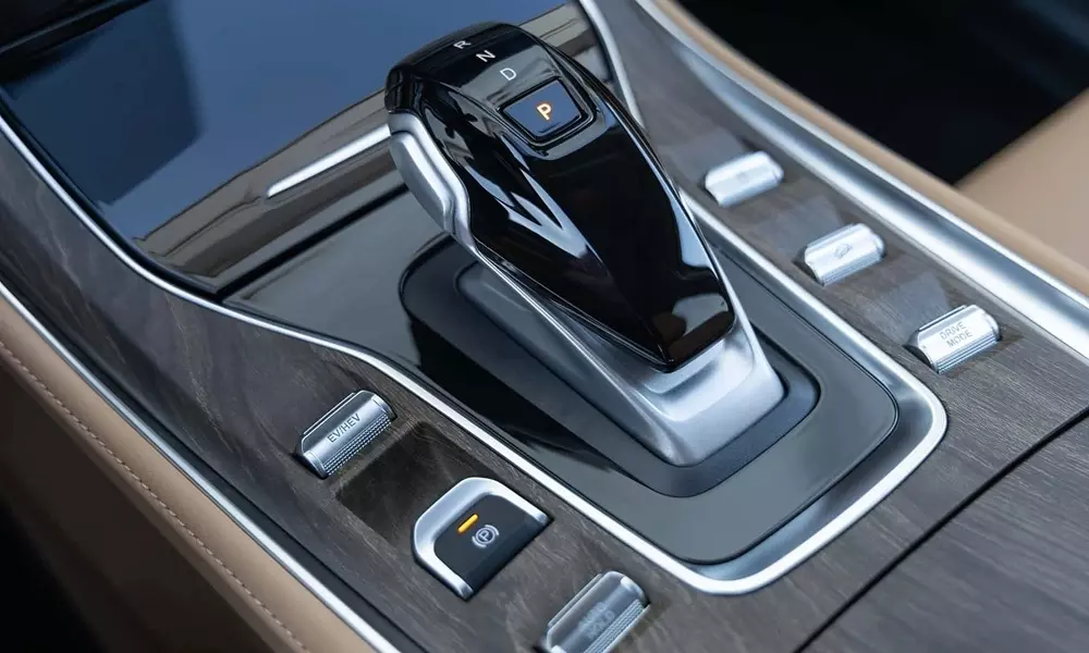 DFSK E5 Hybrid có thể chạy gần 90 km chỉ bằng pin.