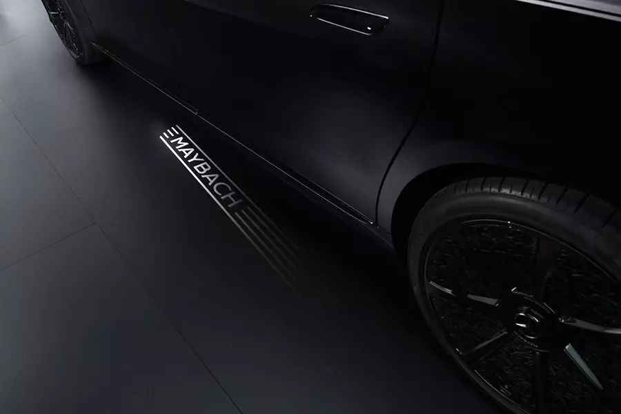 Mercedes-Maybach S-Class 2026 có thể chạy gần 100 km mà không tốn xăng