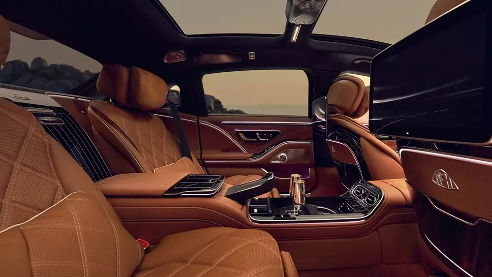 Mercedes-Maybach S-Class 2026 có hệ thống giải trí dành cho hàng ghế sau