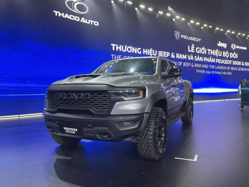 Xe bán tải cỡ lớn Ram 1500 chính thức quay trở lại Việt Nam với 2 phiên bản, giá từ 3,749 tỷ đồng Xe bán tải cỡ lớn Ram 1500 chính thức quay trở lại Việt Nam với 2 phiên bản, giá từ 3,749 tỷ đồng