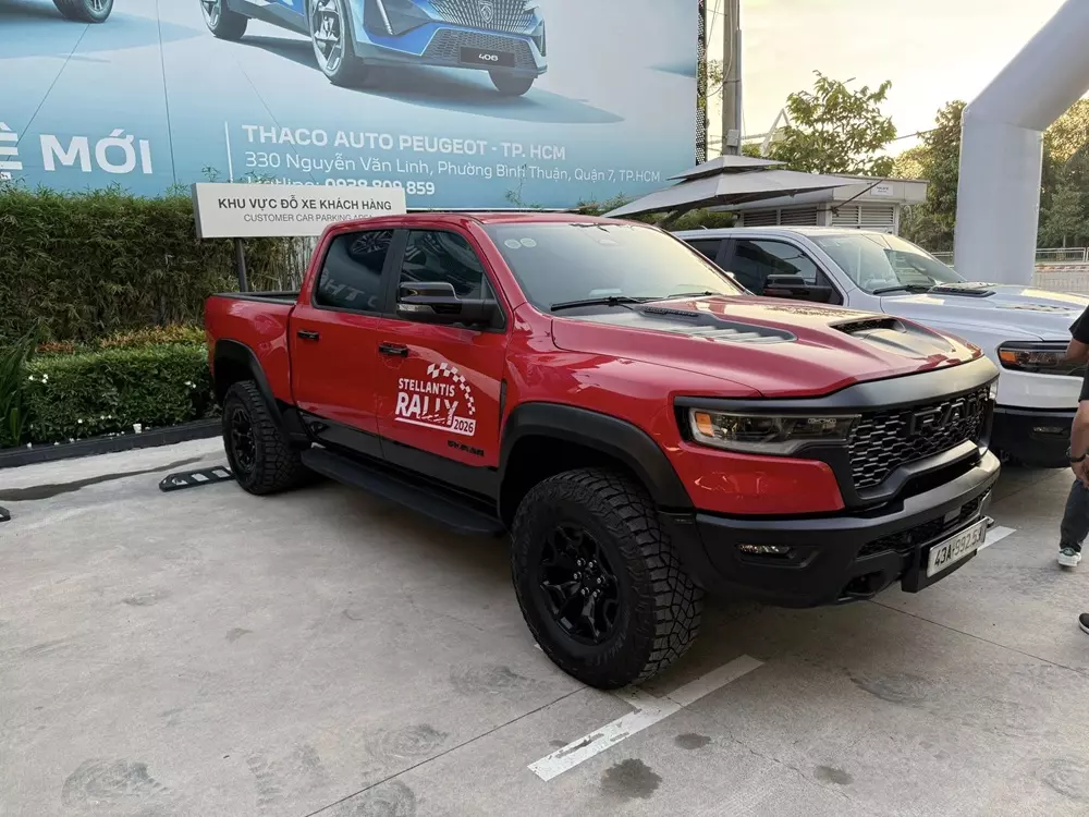 Ram 1500 RHO dùng mâm 18 inch và lốp 35 inch. Ram 1500 RHO dùng mâm 18 inch và lốp 35 inch.