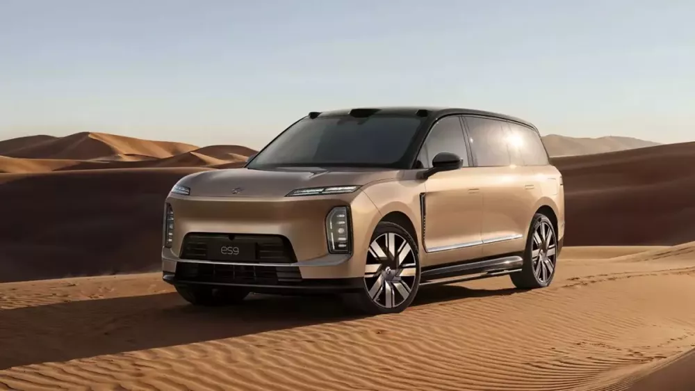 Nio ES9 - mẫu SUV cỡ lớn có thể thay pin nhanh hơn cả đổ xăng, rẻ hơn các đối thủ Đức