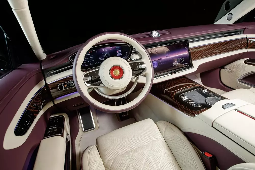 Khoang lái của Hongqi Guoya