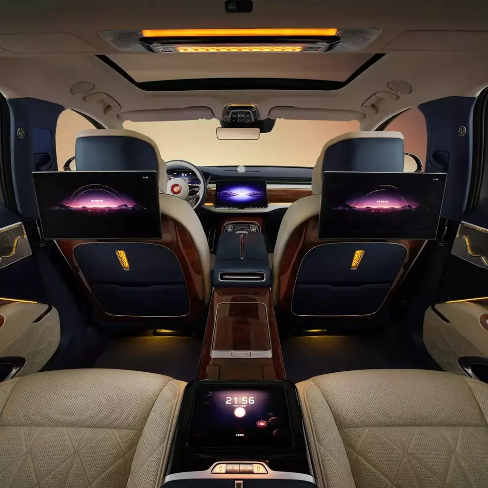 Hongqi Guoya có 3 màn hình ở hàng ghế sau