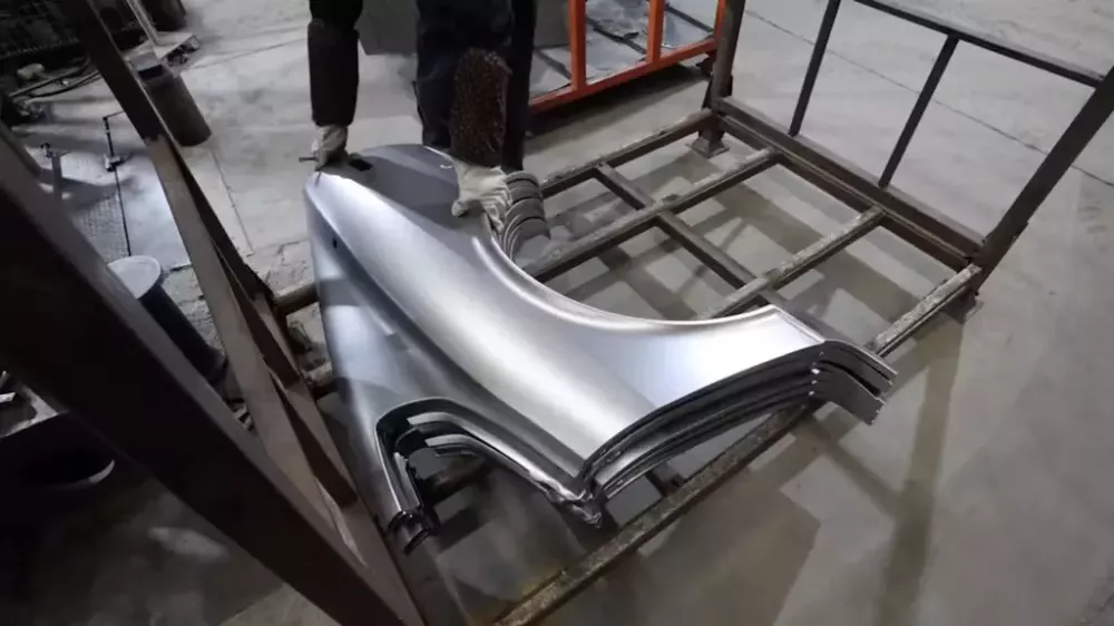 Thân vỏ ô tô phục chế được áp dụng quy trình sản xuất hiện đại