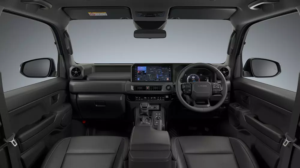 Khoang lái của Toyota Land Cruiser FJ