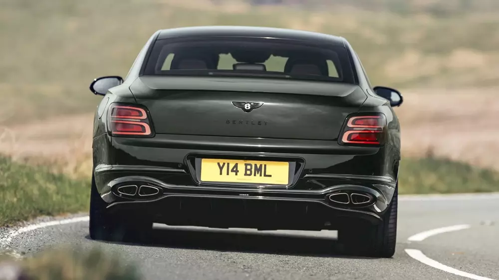 Bentley Flying Spur 2026 dùng hệ truyền động PHEV mạnh mẽ