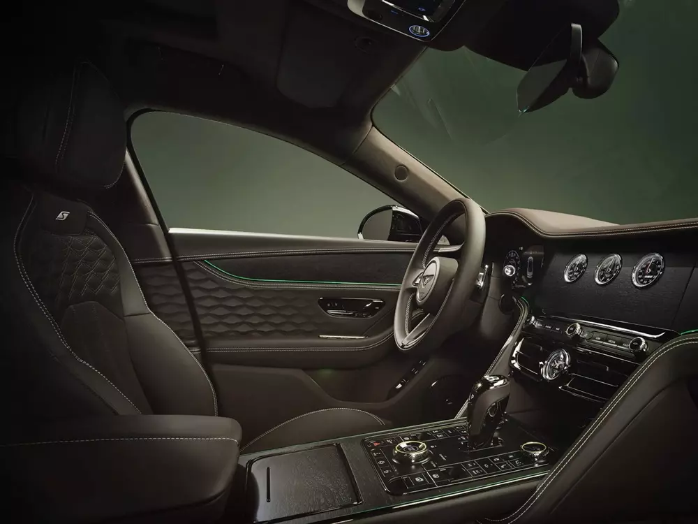 Khoang lái của Bentley Flying Spur 2026