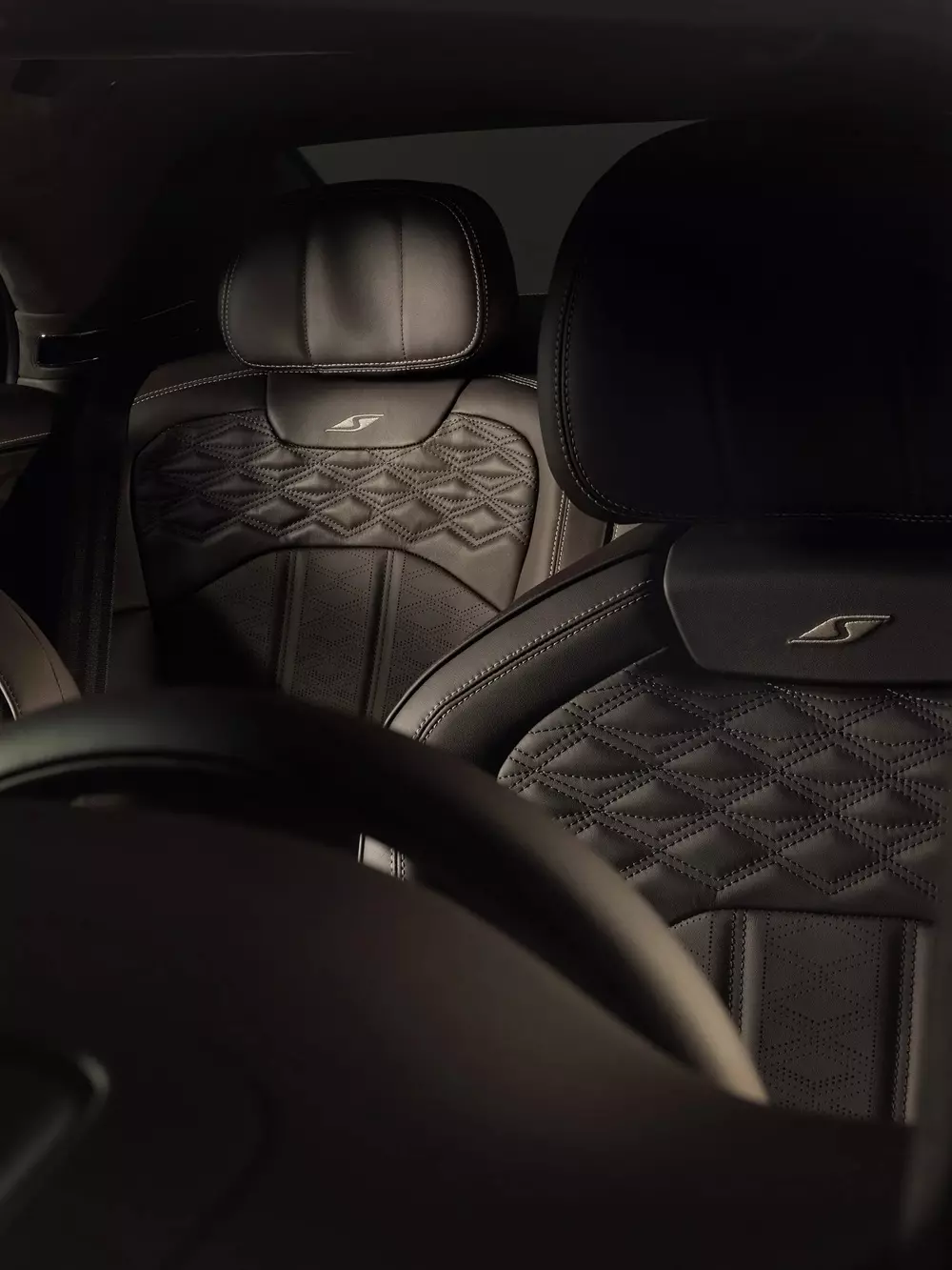 Ghế bọc da chần trám của Bentley Flying Spur 2026