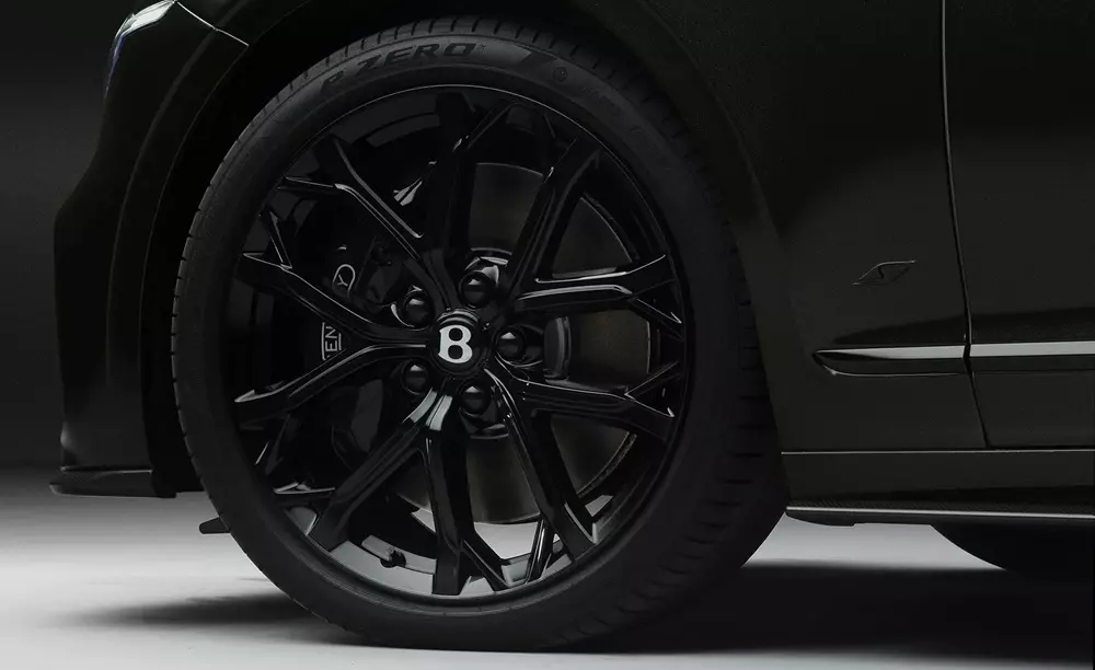 Cận cảnh bộ mâm hợp kim cỡ lớn của Bentley Flying Spur 2026 bản S