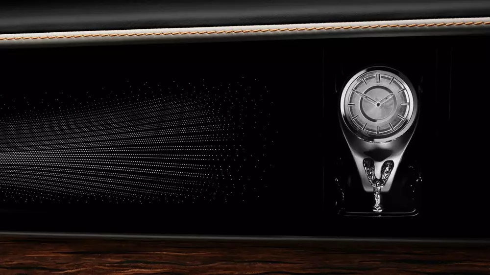 Rolls-Royce Spectre Series II còn có đồng hồ mới