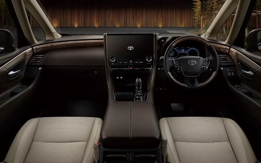 Toyota Alphard 2026 có thêm phiên bản hybrid sạc điện rẻ hơn