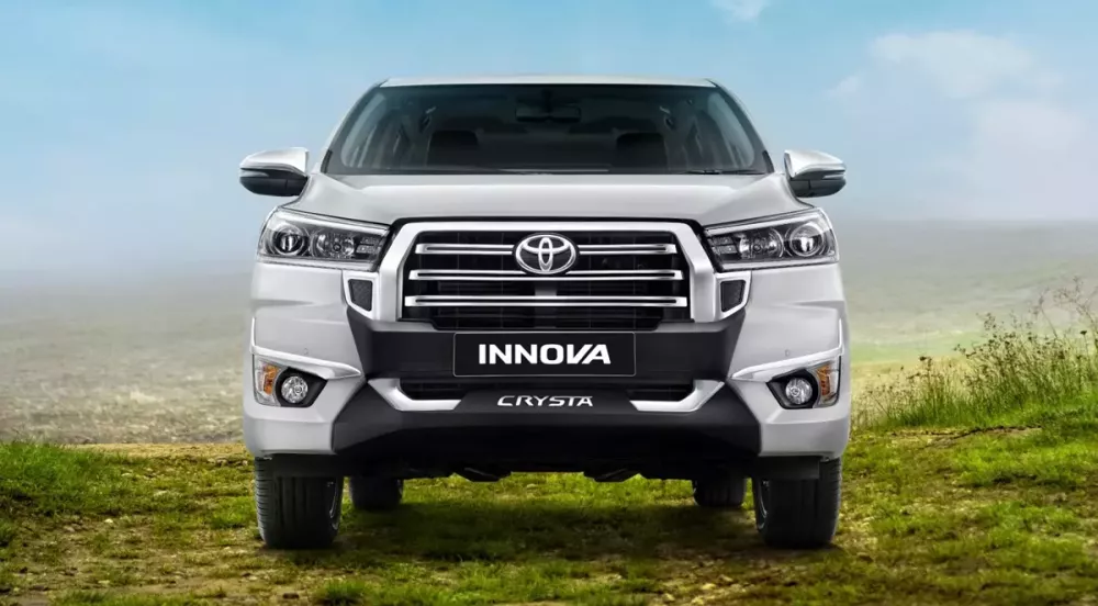 Toyota Innova Crysta 2026 sở hữu thiết kế đầu xe mới