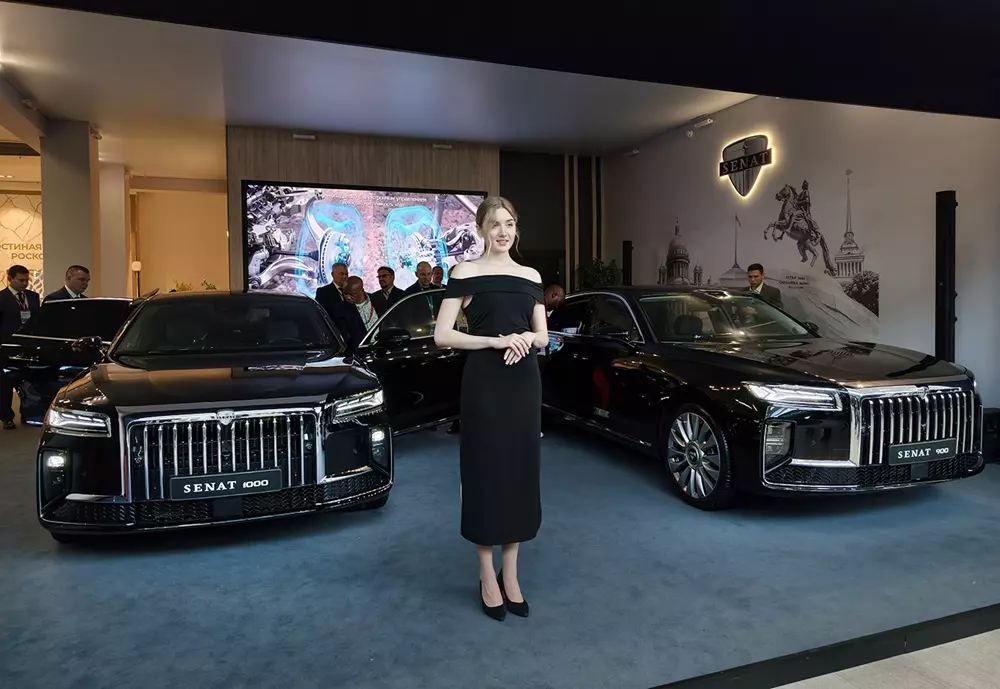 Sedan hạng sang cỡ lớn Senat 900 trình làng Sedan hạng sang cỡ lớn Senat 900 trình làng