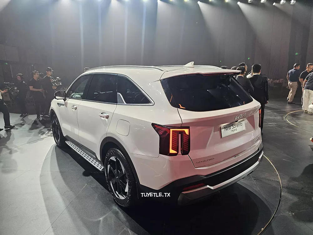 Kia Sorento Hybrid 2026 có thêm một số tính năng an toàn chủ động mới Kia Sorento Hybrid 2026 có thêm một số tính năng an toàn chủ động mới