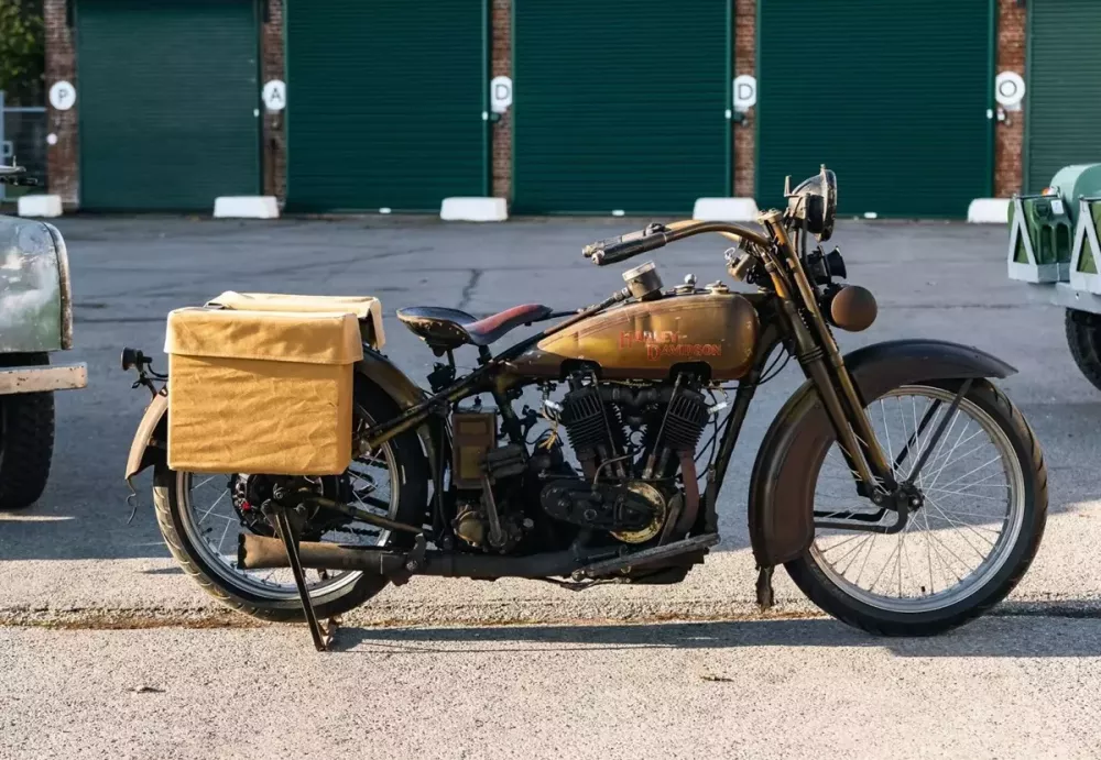 Ngôi sao Aquaman Jason Momoa vừa tạo ra 2 chiếc Harley-Davidson dùng động cơ hybrid sạc điện đầu tiên