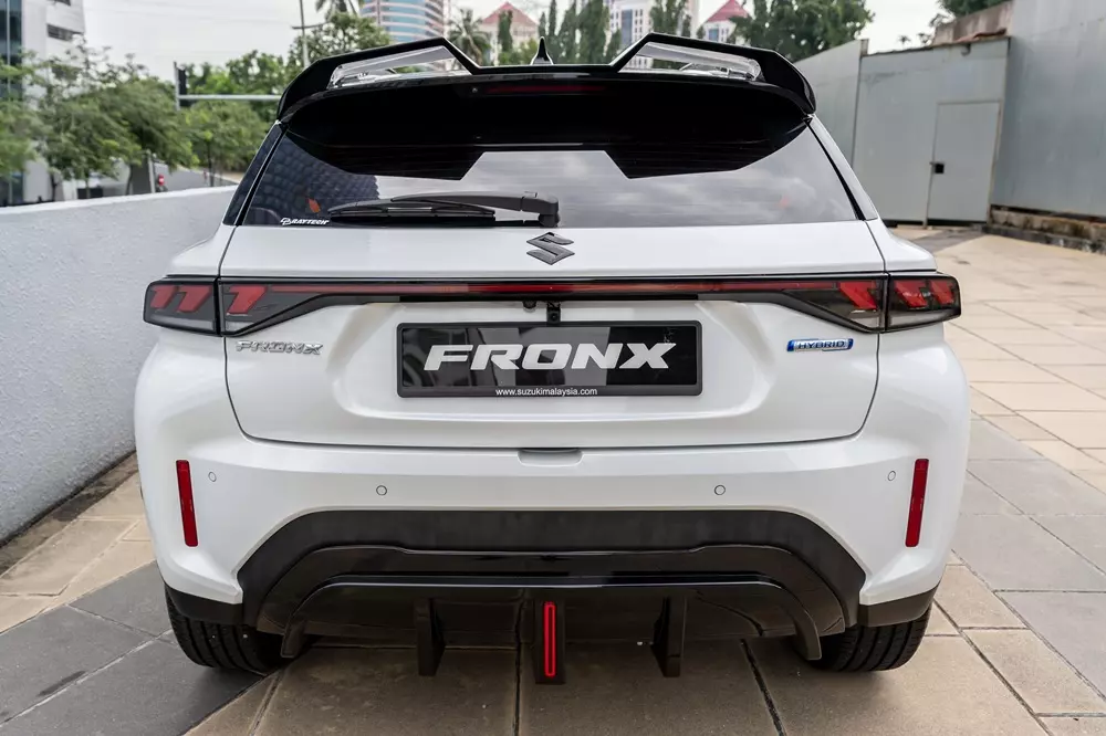 Cánh gió mui thể thao của Suzuki Fronx Sport 