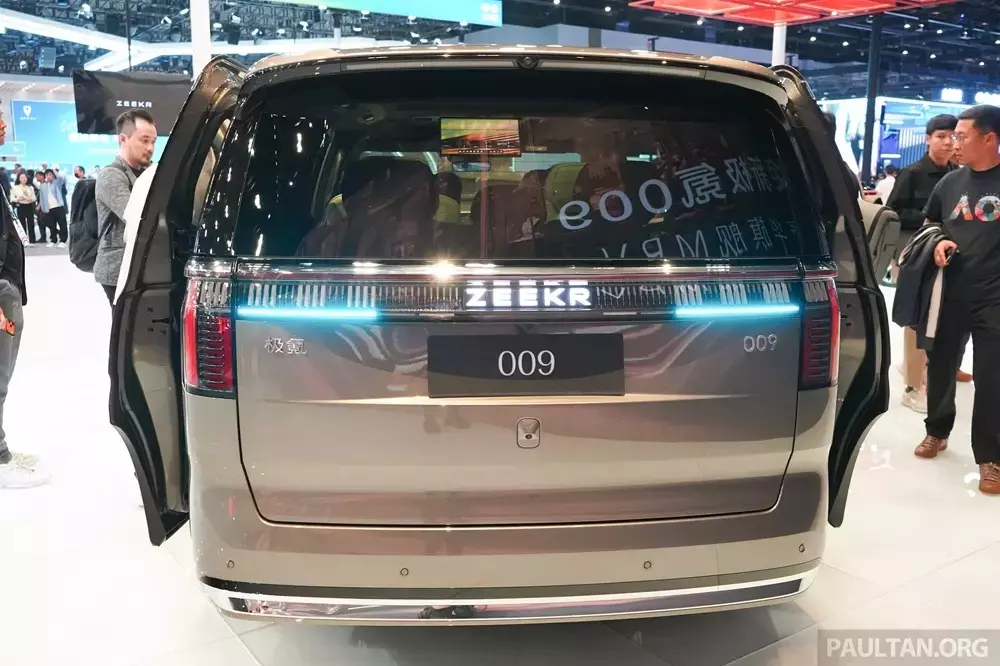 Zeekr 009 có phạm vi di chuyển tối đa 720 km