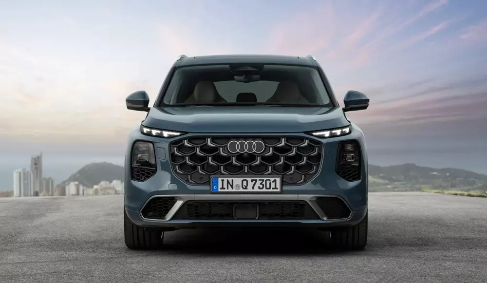 Audi Q7 2026 được trang bị lưới tản nhiệt mới và cụm đèn trước 2 tầng