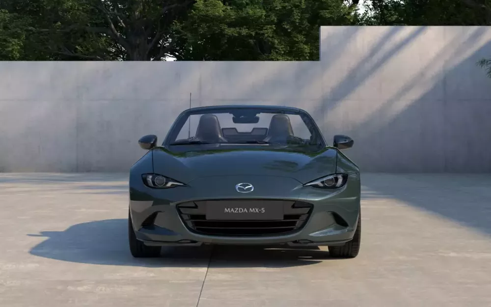 Mẫu xe sắp bán tại Việt Nam Mazda MX-5 lần đầu tiên có màu sơn xanh lá Mẫu xe sắp bán tại Việt Nam Mazda MX-5 lần đầu tiên có màu sơn xanh lá