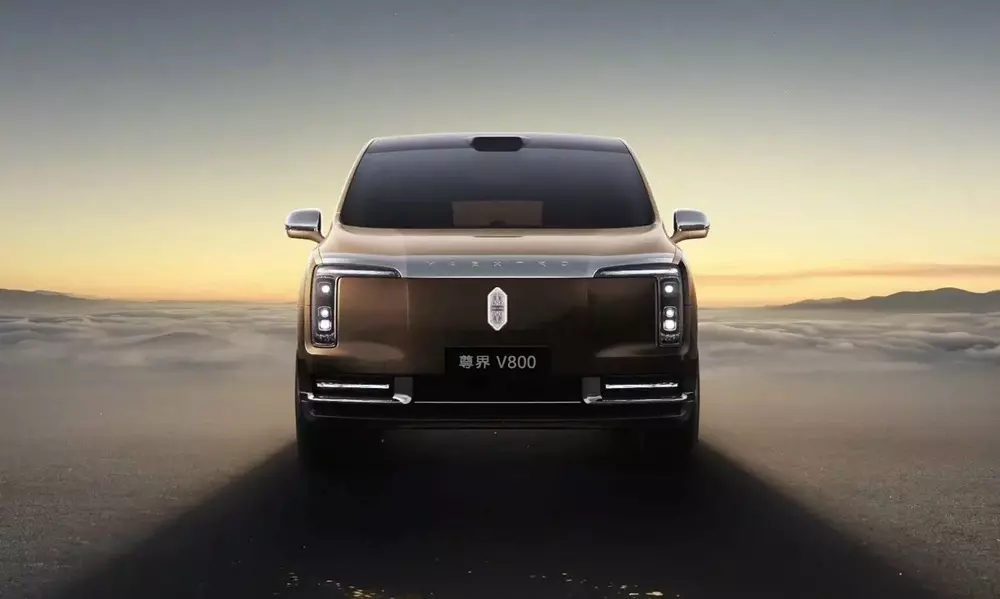 Maextro V800 được xem như Rolls-Royce của phân khúc xe MPV Maextro V800 được xem như Rolls-Royce của phân khúc xe MPV